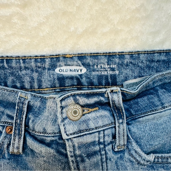 Old Navy Light Wash Distressed High Rise OG Straight Jeans - Picture 4 of 4